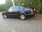 Volkswagen Passat 1.6 Comfortline - 14