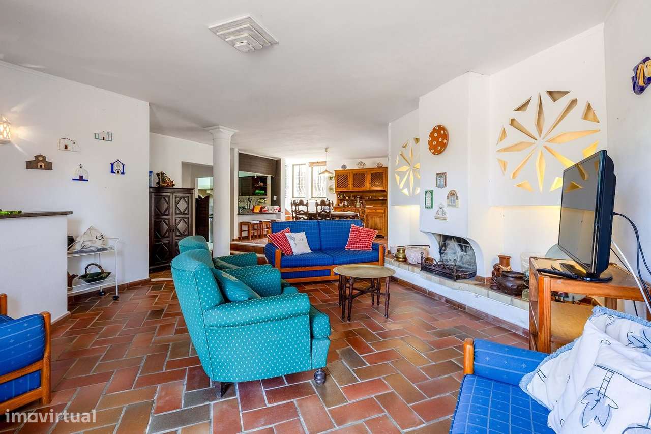 MORADIA ESPAÇOSA COM 6 QUARTOS E PISCINA- VALE DA TELHA - Grande imagem: 4/39