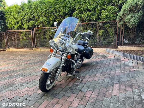 Harley-Davidson Softail Heritage Classic - 30