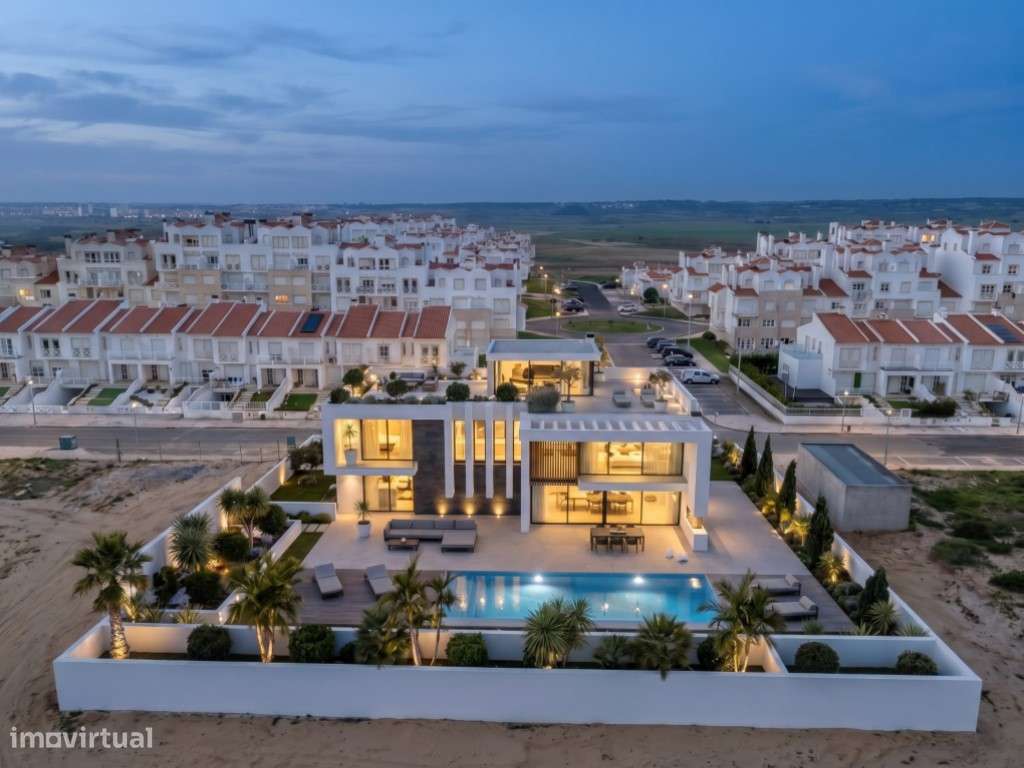 Moradia isolada com piscina apenas a 400 m da praia-4