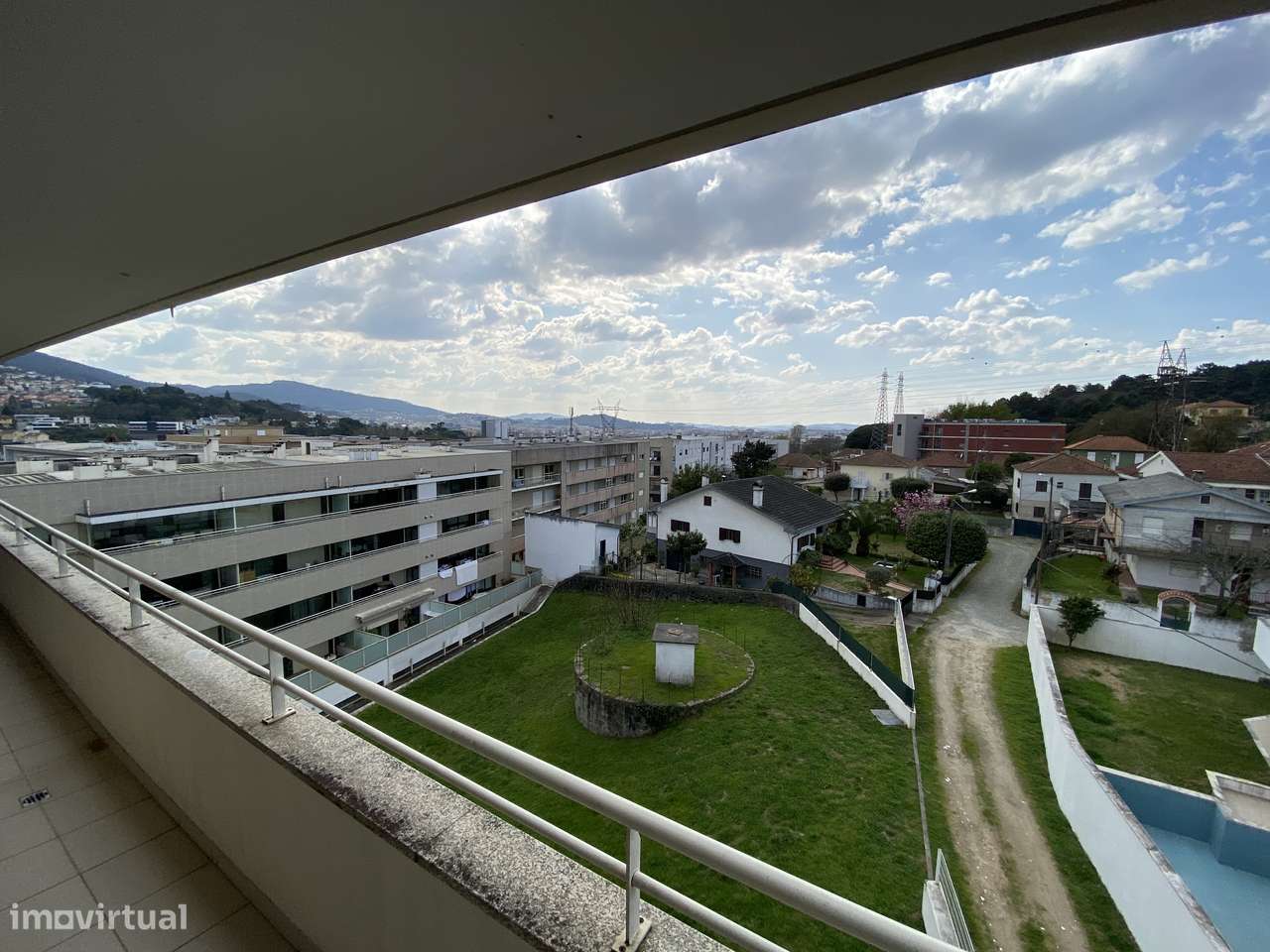 Apartamento no ultimo piso de edifício localizado na Encosta do Sol - Grande imagem: 2/24