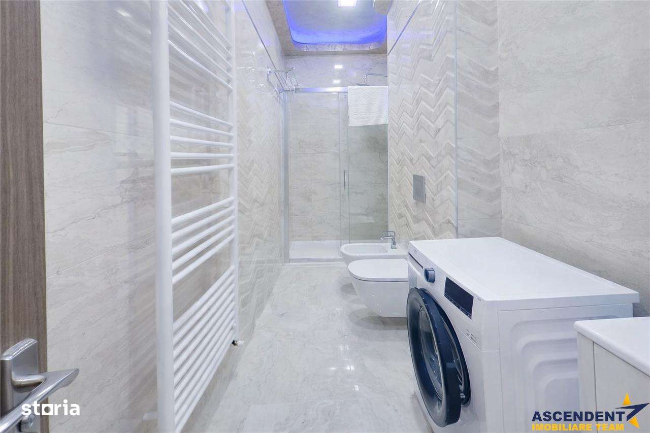 Lux Class, parcare, vedere panoramica zona Coresi, Tractorul Brasov - Imagine principală: 4/10