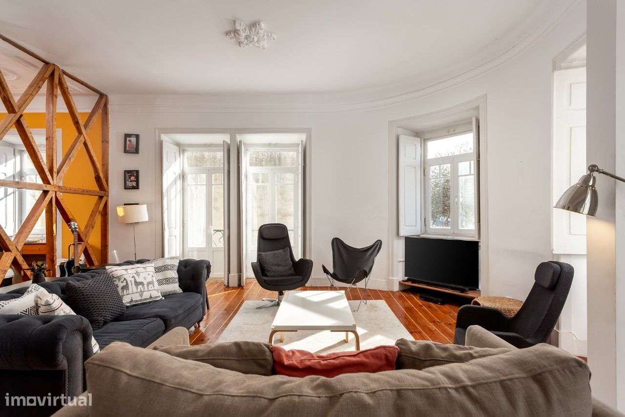 Apartamento T3+1 na Calçada de Santo António, com Garagem - Grande imagem: 4/30