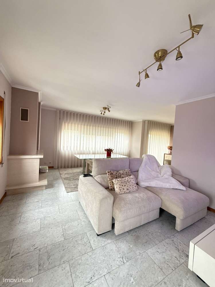 Excepcional Apartamento T4 Dúplex, Nogueira da Maia-3