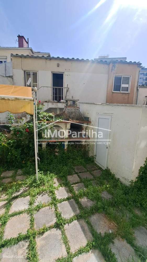 Apartamento T3 C/ Terraço na Venda Nova - Amadora-11