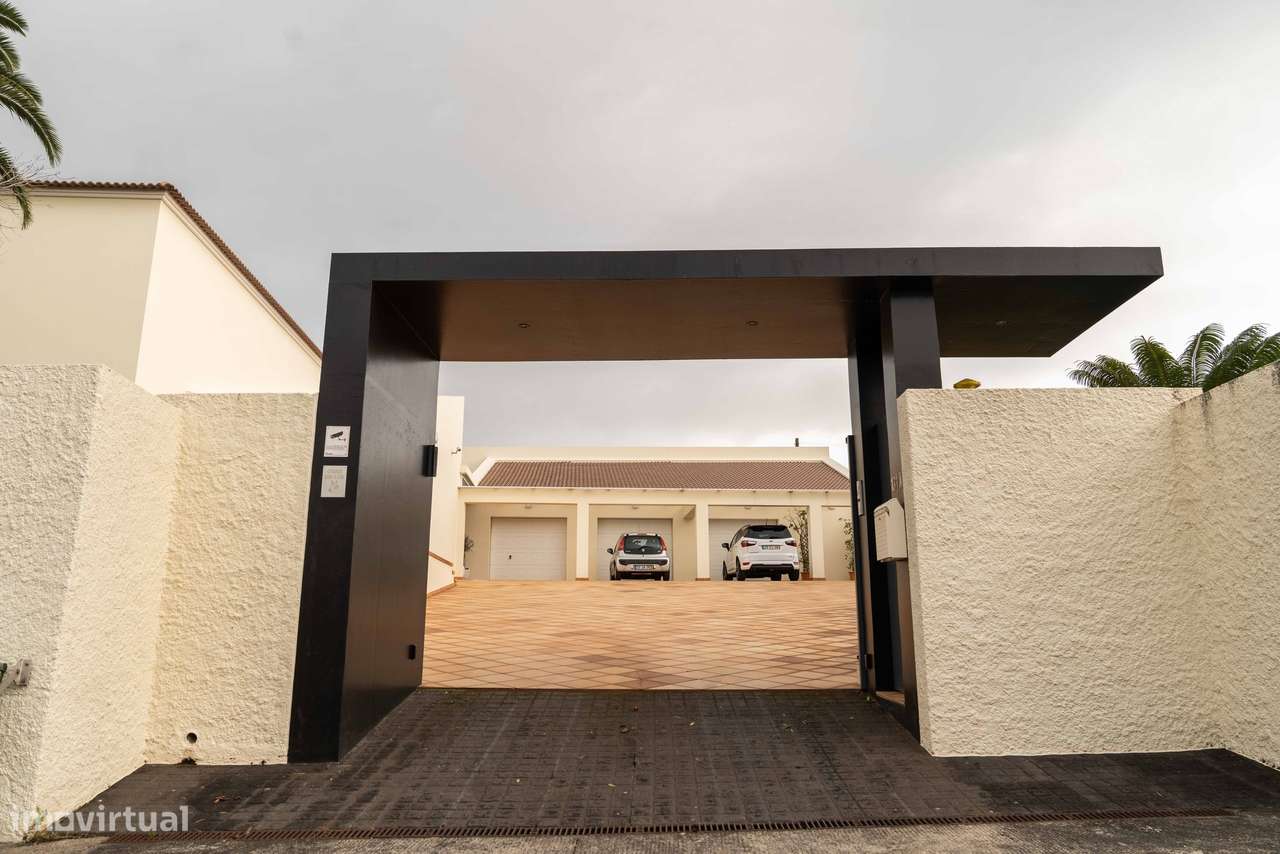 Luxuosa Moradia com 4 quartos localizada em Rosto do Cão - São Roque - Grande imagem: 5/57