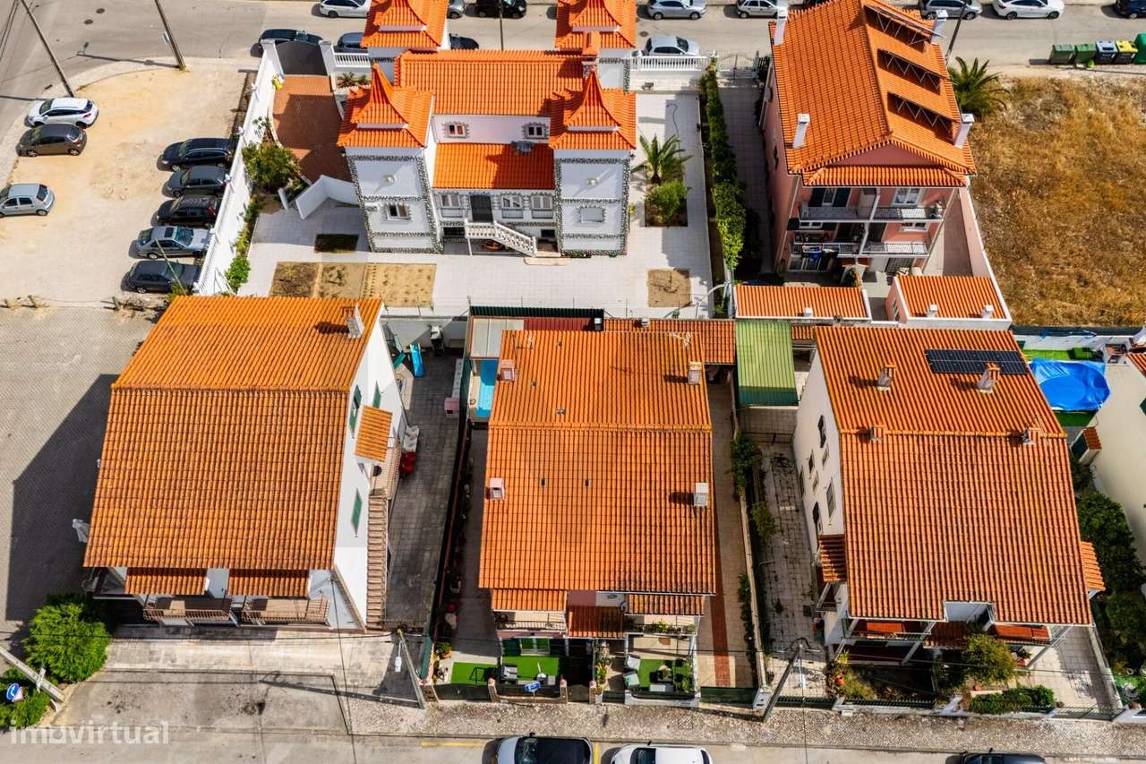Moradia T3+2 com Piscina e Cave Independente — Quinta do Conde-33