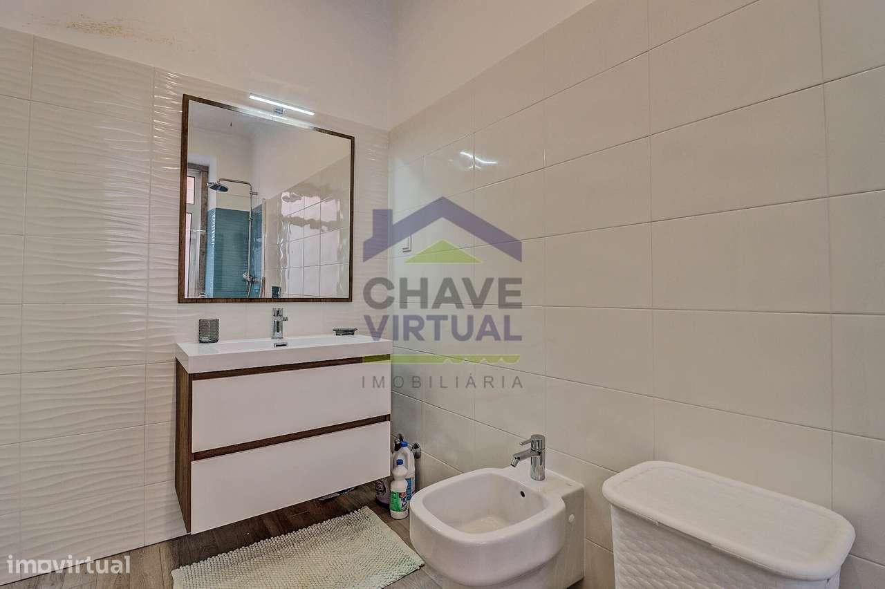 Apartamento T3 com Terraço Amplo - Centro Bombarral-18