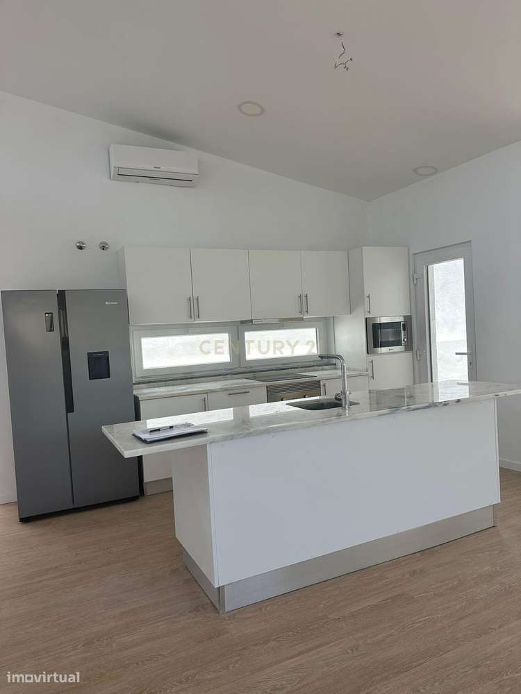 Moradia Térrea de Excelência no Alto do Índio – Conforto, Elegância e-13