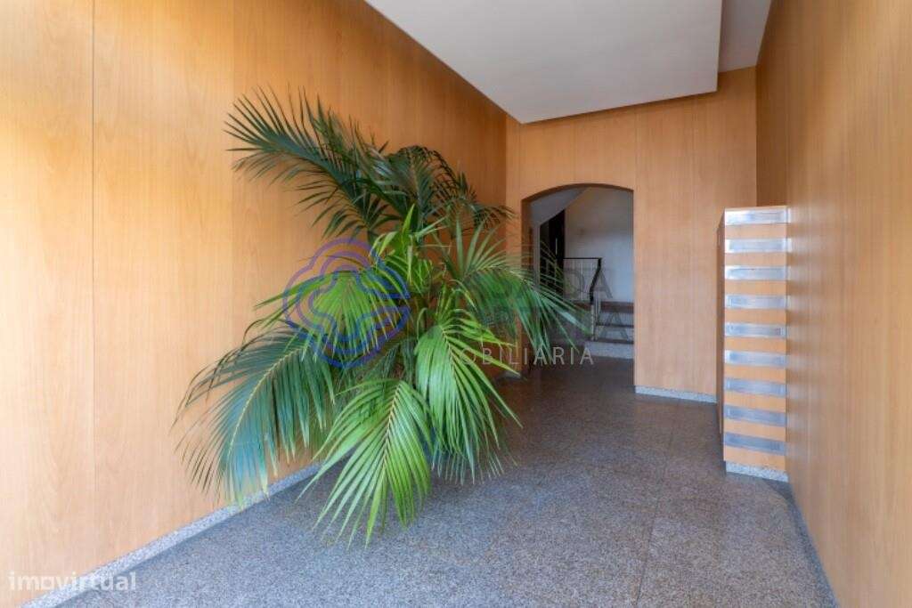 Apartamento T4 junto ao Metro de Salgueiros | Paranhos | Porto - Grande imagem: 3/41