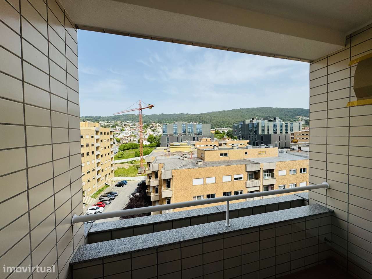 Apartamento T3 com varanda e garagem em Braga-9