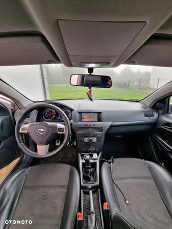 Opel Astra III GTC 1.9 CDTI Cosmo - 6