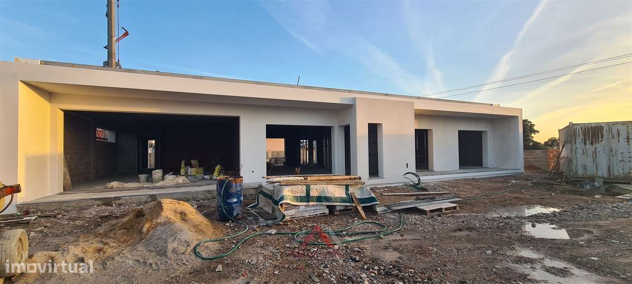 Moradia T4 Rés-do-Chão - Grande imagem: 2/18