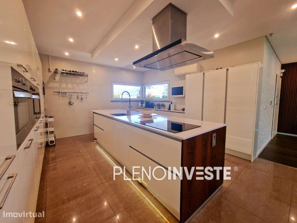 Moradia Isolada V3+2 com piscina na Quinta de Valadares-2