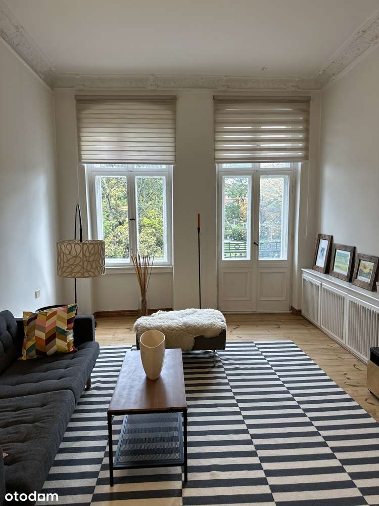 Ładne mieszkanie w kamienicy - wszędzie blisko!-1