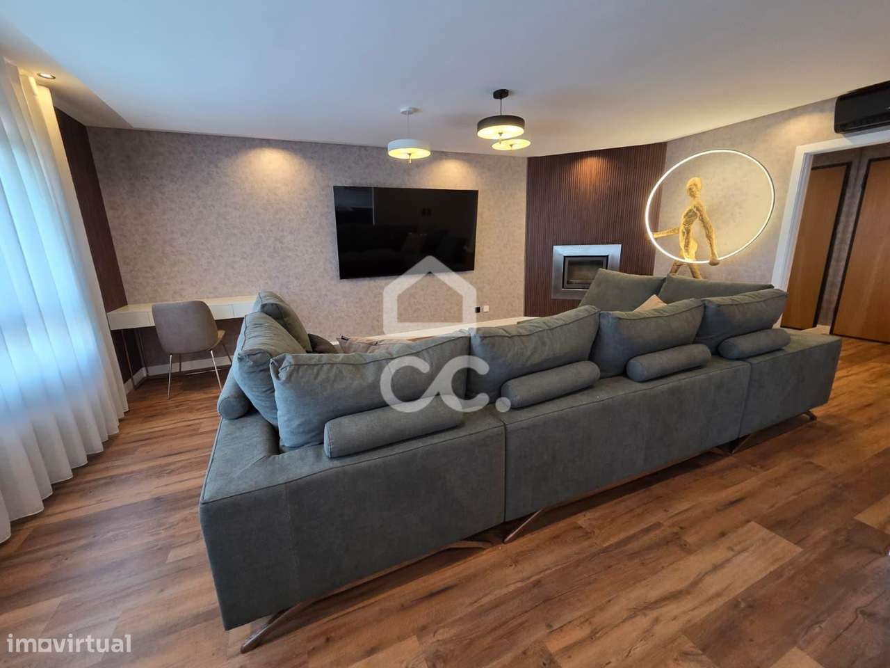 Apartamento T1 na Venda do Pinheiro com Garagem, Elevador e AC-22