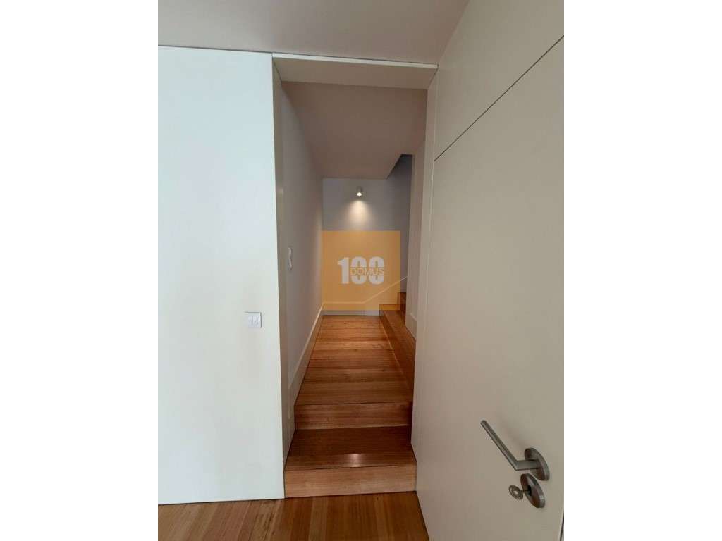 Moradia com jardim em Matosinhos Sul-24