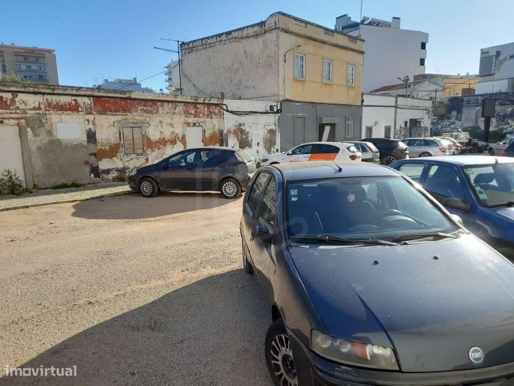 Terreno com varias casas velhas, para construção em altura, Faro, A... - Grande imagem: 3/8