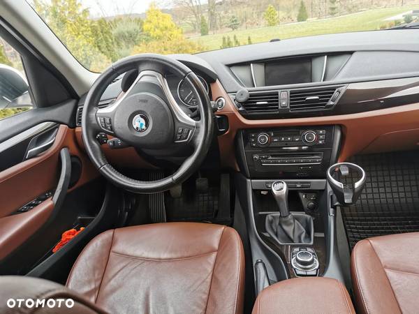 BMW X1 sDrive16d - 14