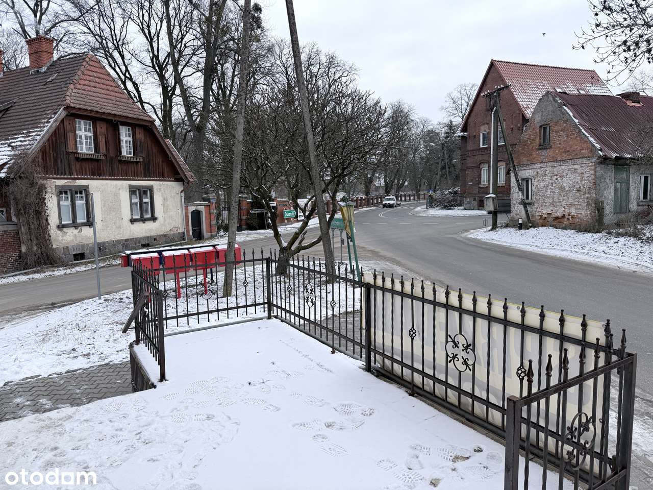 NA SPRZEDAŻ DWA LOKALE UŻYTKOWE Z POTENCJAŁEM – DO GENERALNEGO REMONTU-8