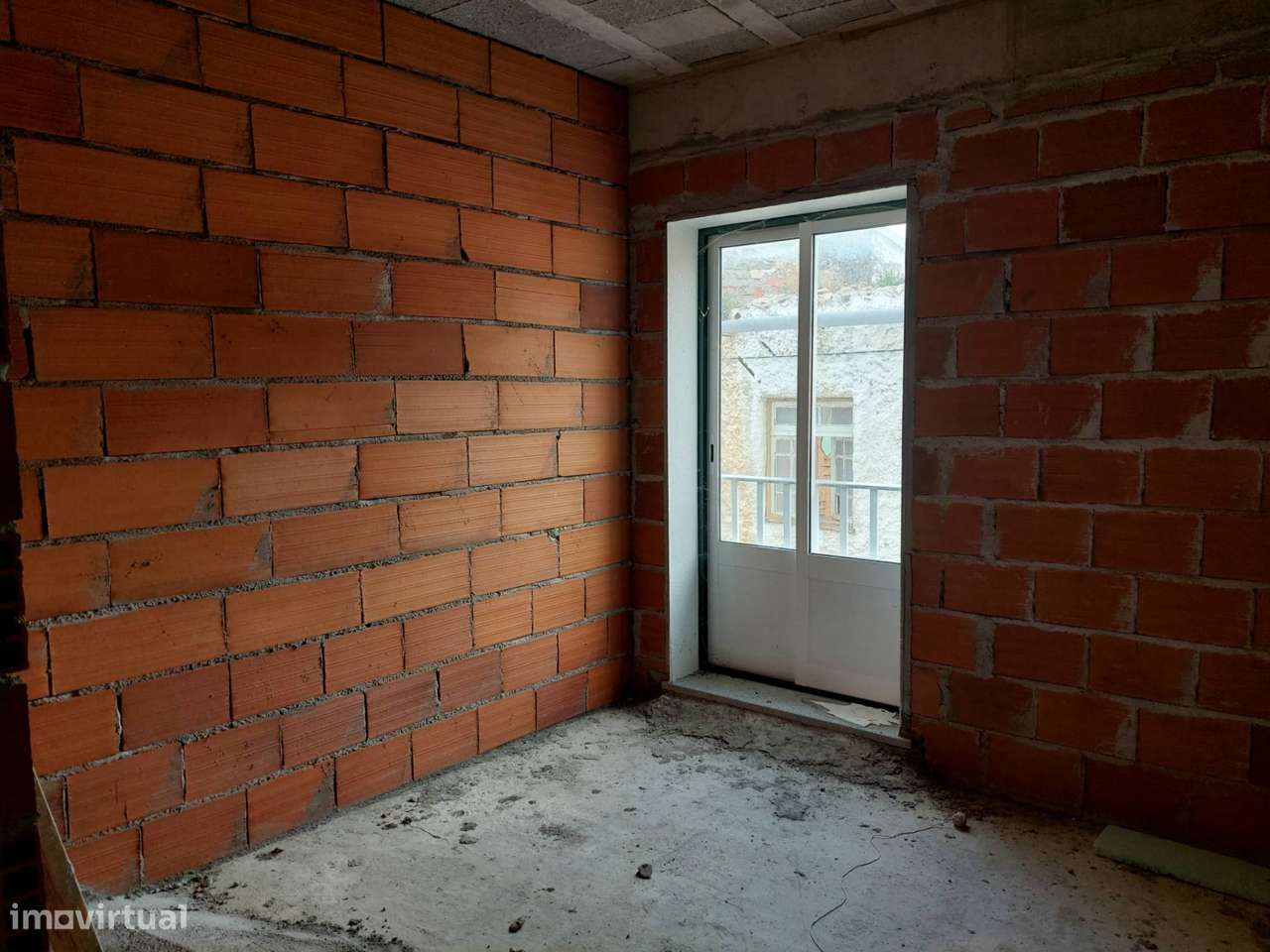 Moradia p/ Recuperar - Aldeia de Souto - Grande imagem: 4/11