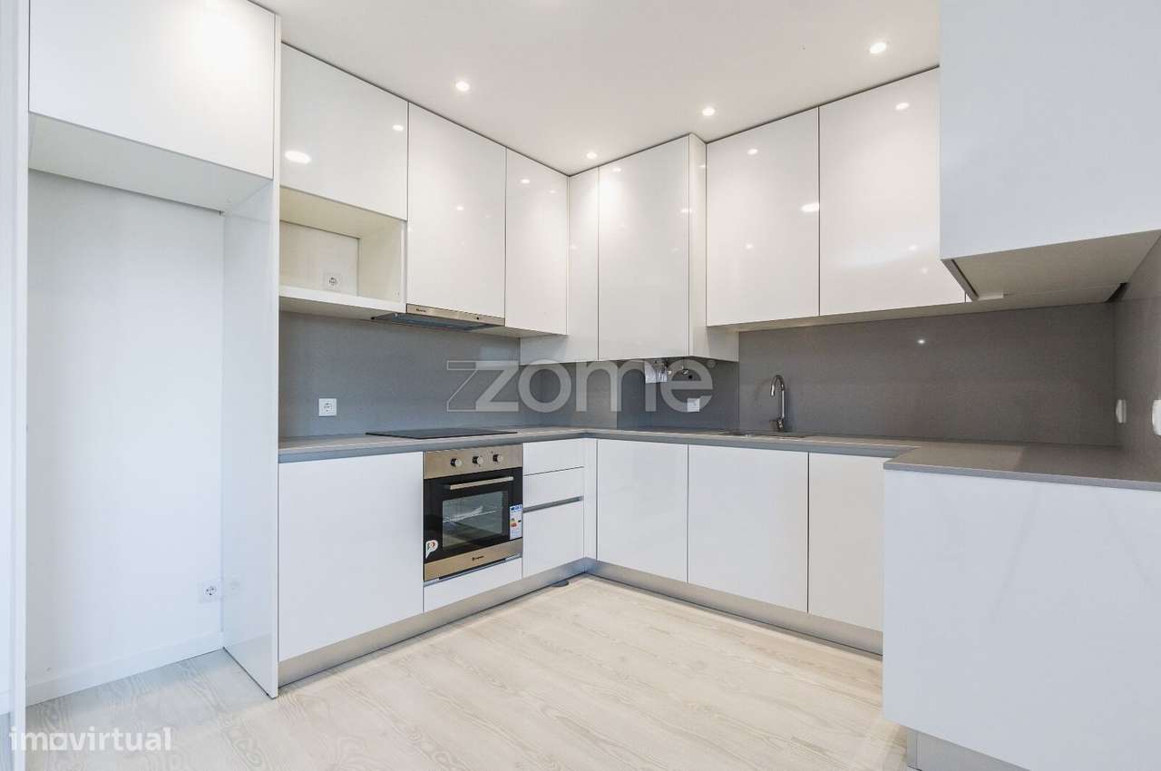 Apartamento T1 || Renovado || Centro Leiria || Arrendamento - Grande imagem: 5/15