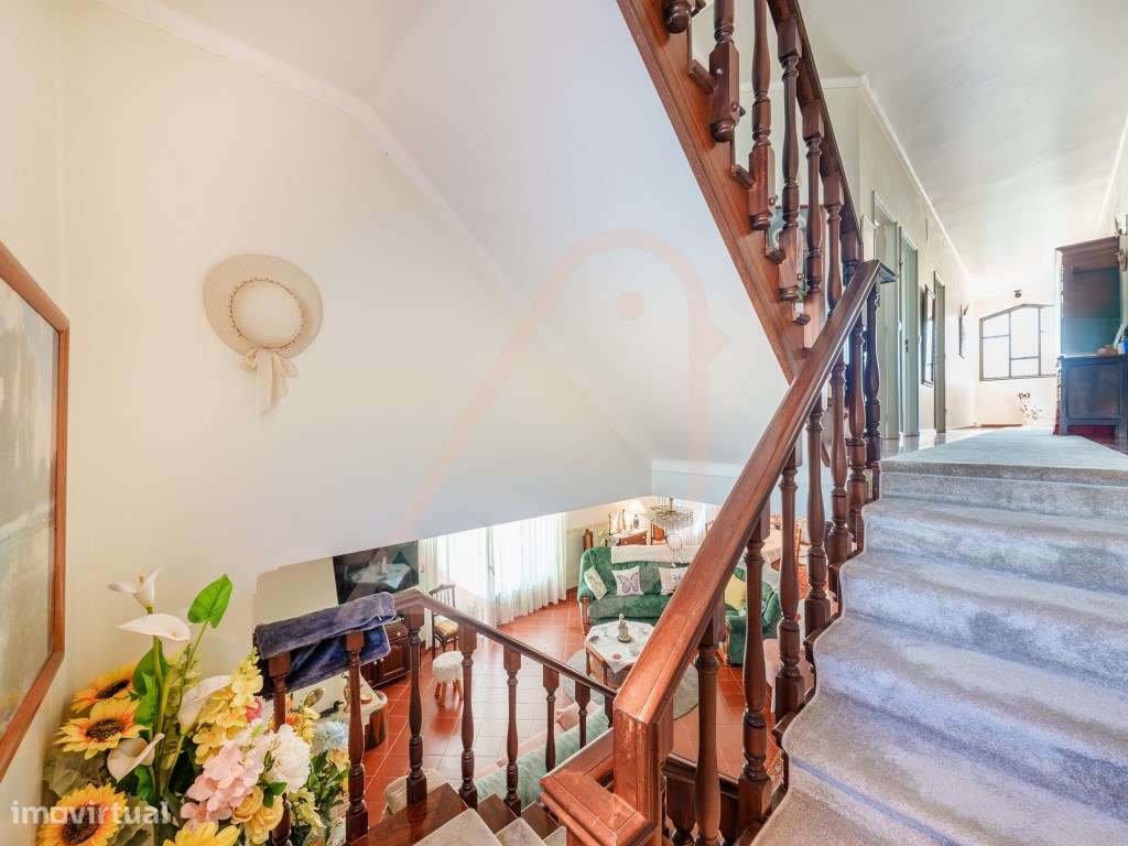 Refúgio Perfeito no Campo com Vista de Sonho e Piscina!-24