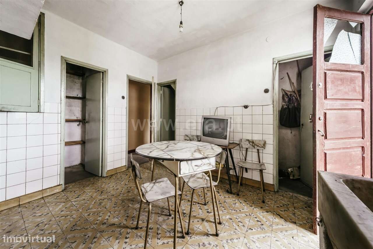 Moradia Geminada T4 / Covilhã, Ourondo-13