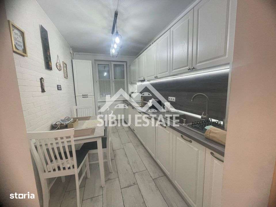 Apartament de inchiriat, cu 2 camere- zona Centrala, mobilat si utilat - Imagine principală: 4/12