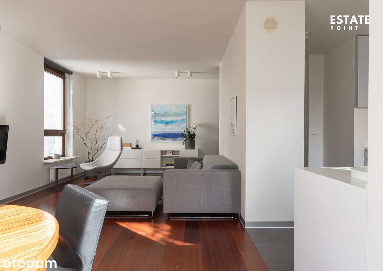 Eleganckie mieszkanie z garderobą i dwiema łazienkami-1