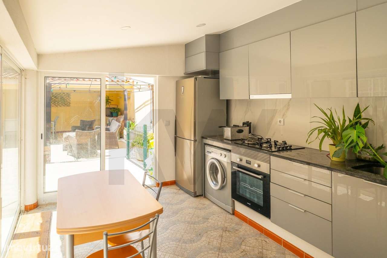 Moradia com Garagem, Terraços e Espaço Comercial – Santa Iria da Azóia - Grande imagem: 5/48