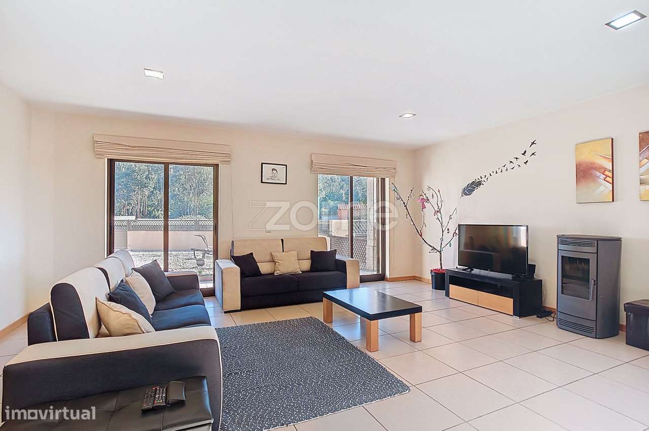 Excelente Moradia T5 + 1 em Vagos-35