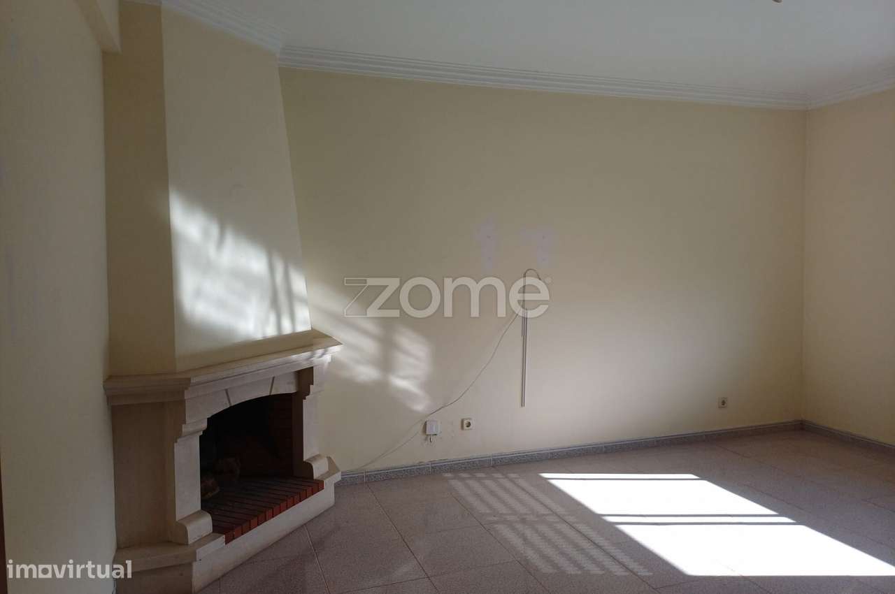 Apartamento T2, perto do Parque do Morango na Brejoeira - Grande imagem: 2/22