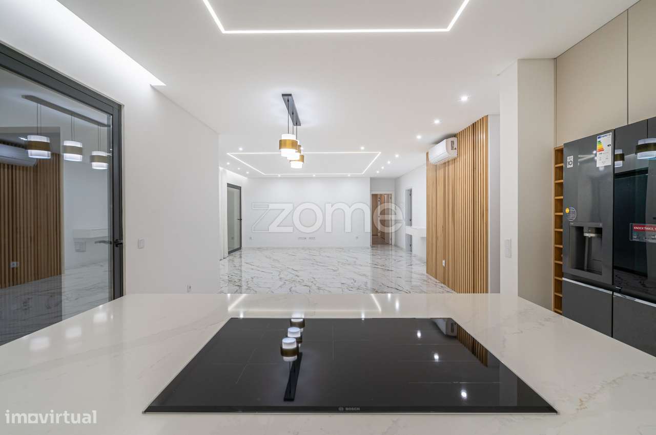 Apartamento T3 Penthouse com Vista Mar e Cidade no Caniço-0