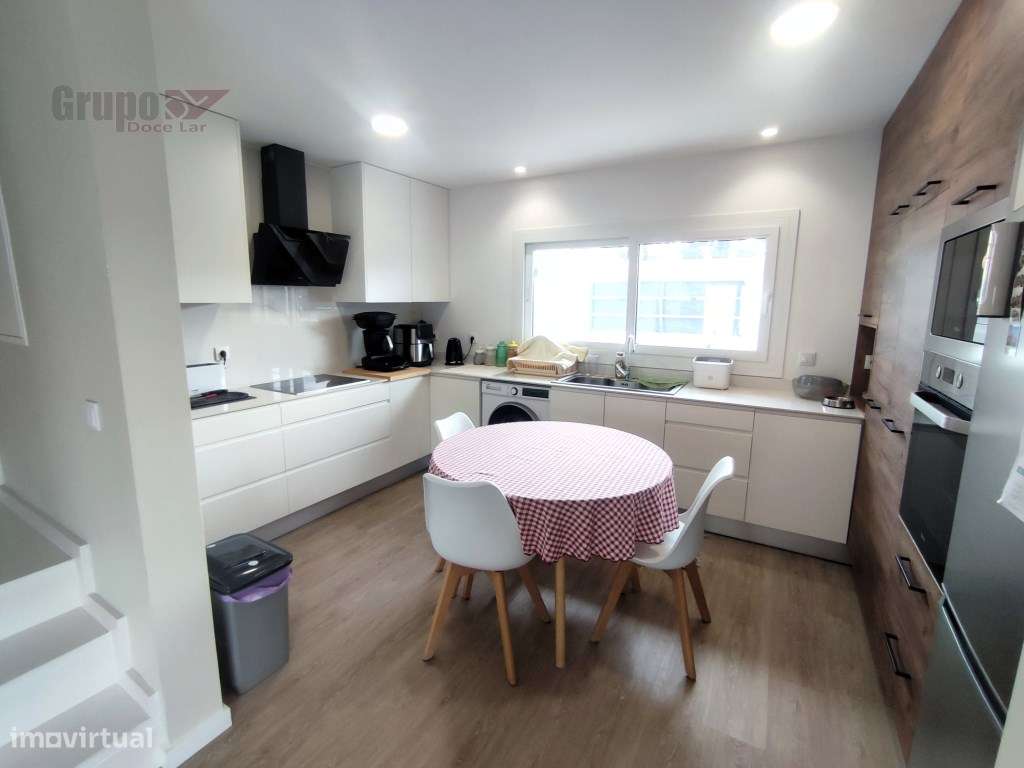 Moradia Geminada T3 Triplex, com Garagem e como Nova em Quinta do C...-6