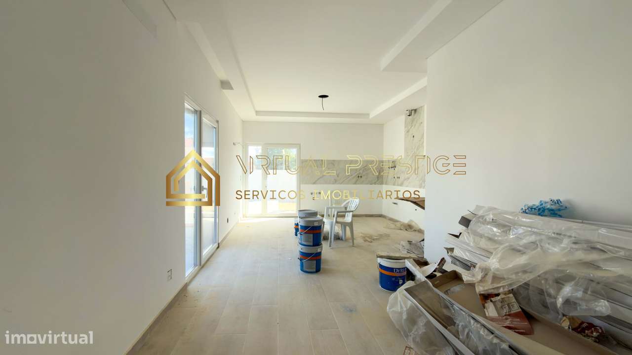 Moradia T4 triplex de gaveto | 2 suítes c/ closet | lareira | Fernã...-4