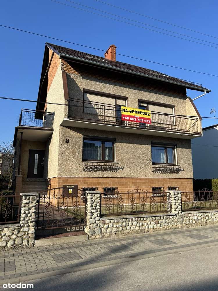 Dom w spokojnej okolicy z ogrodem i budynkiem gospodarczym