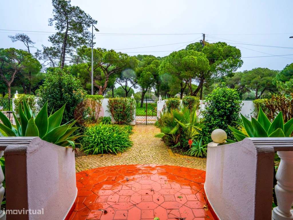 Moradia Nero Arrendamento Anual com 4 Quartos e Piscina a 5 minutos... - Grande imagem: 4/12