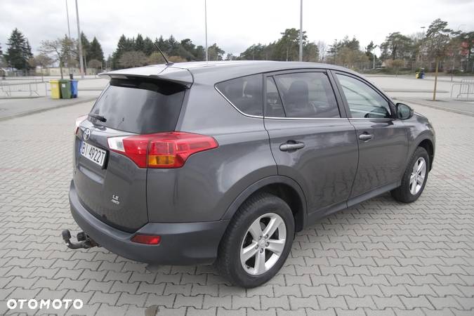 Toyota RAV4 2.5 XLE - 6