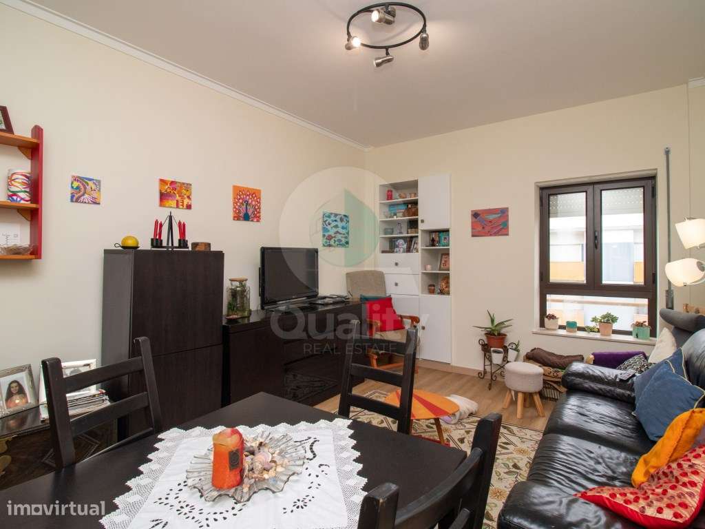 Apartamento T3 com Vista Rio em Excelente Localização-25