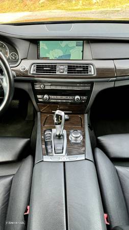 BMW 740 d Pack M - 27