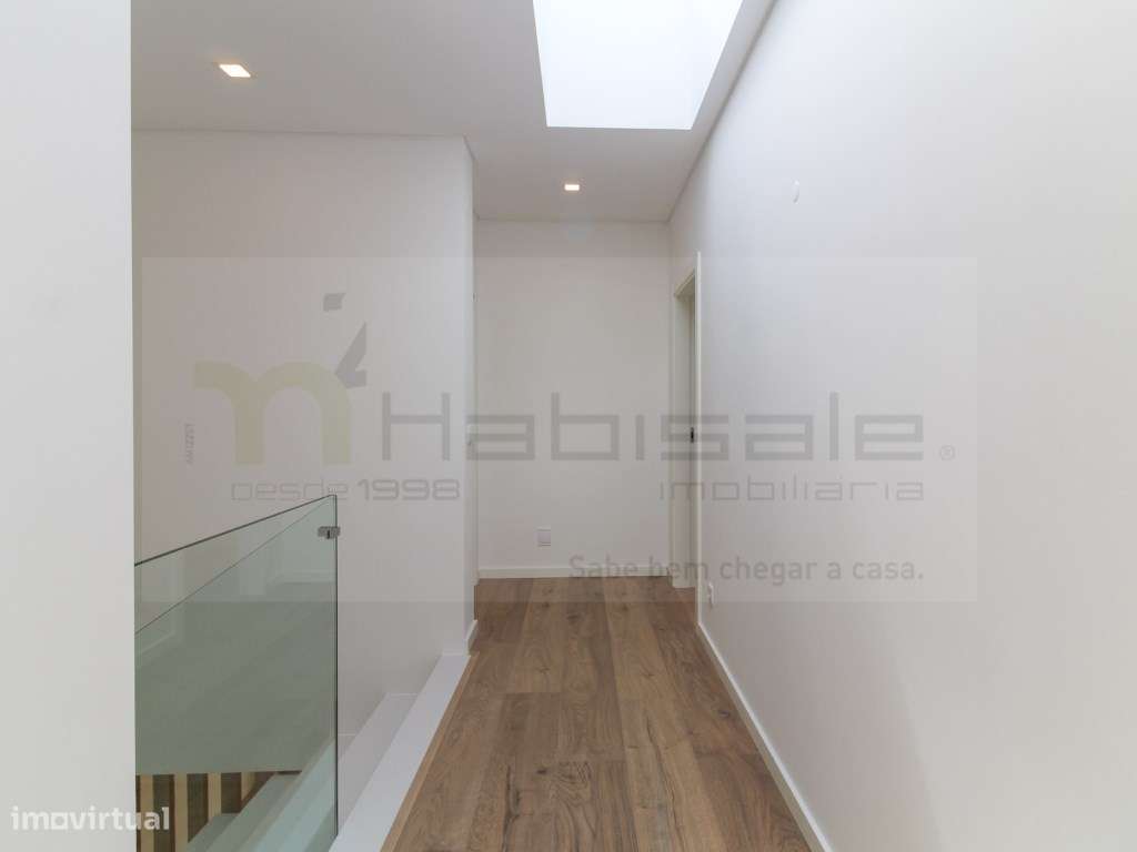 Moradia T4 em condomínio fechado em Loures, com piscina!-27