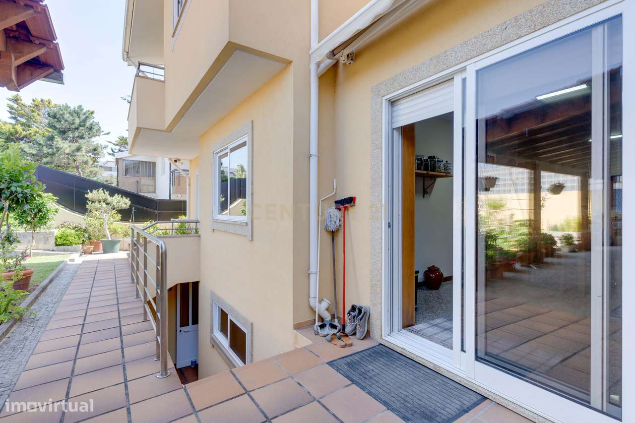 Moradia T3, Águas-furtadas + Cave com possibilidade +T1-23