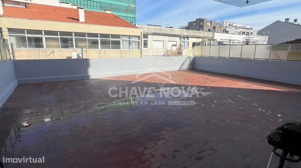 Arrendamento de Apartamento T4 c/ terraço a 50m do El Corte Inglês VNG - Grande imagem: 4/8