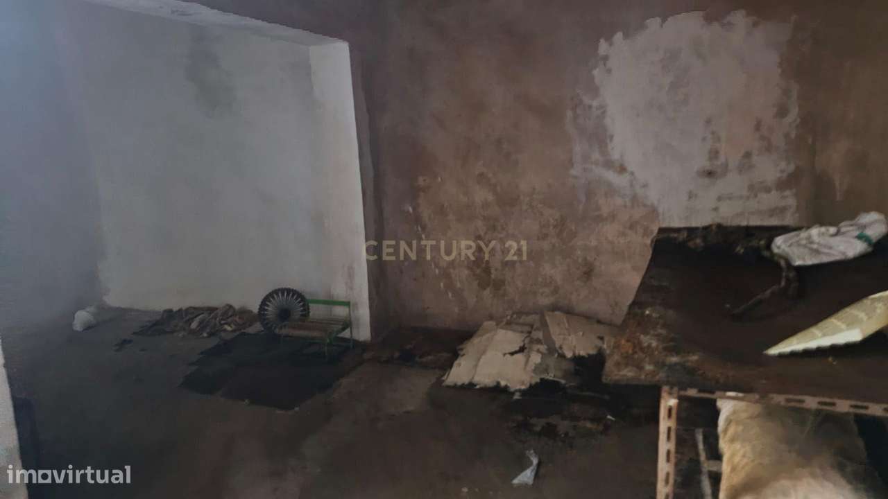 Prédio para Reabilitação no Centro Histórico de Palmela-22