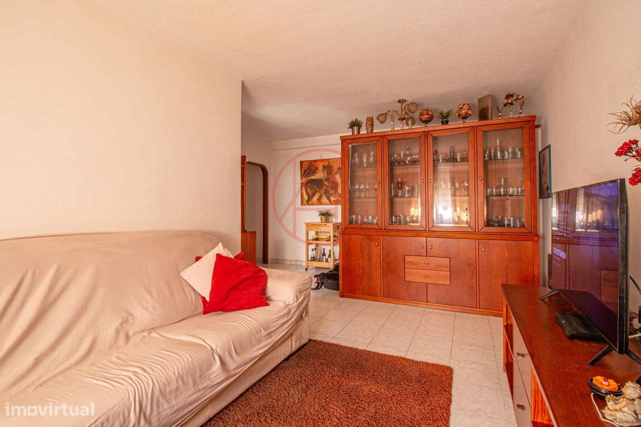 APARTAMENTO T3 1º andar c/ elevador - Sto Antonio da Charneca-9