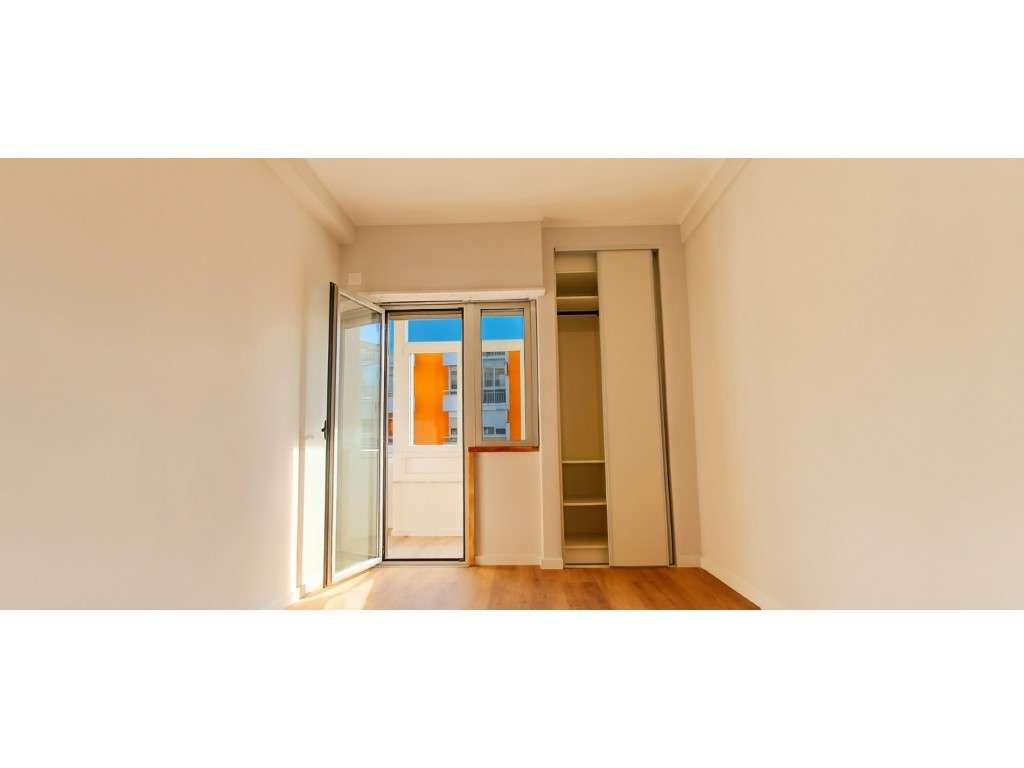 Apartamento T2 Totalmente Remodelado - Oeiras - Figueirinha-9