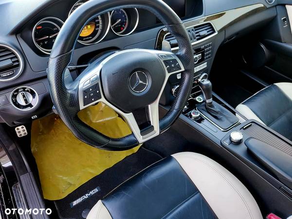 Mercedes-Benz Klasa C 63 AMG AMG SPEEDSHIFT MCT - 31