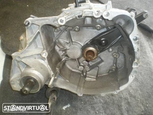 Caixa de Velocidade Renault Clio 1.2 2002 - 1