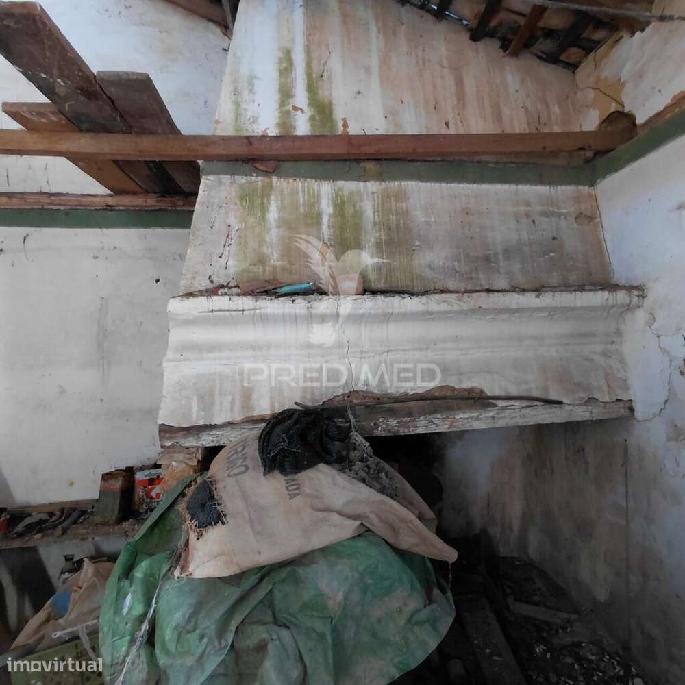 Moradia para reabilitação com quintal em Cunheira - Grande imagem: 4/11